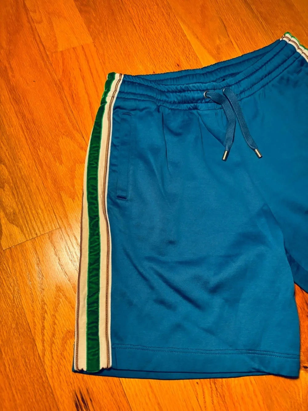 Gucci Logo Stripe Casual Shorts - Picture 2 of 4